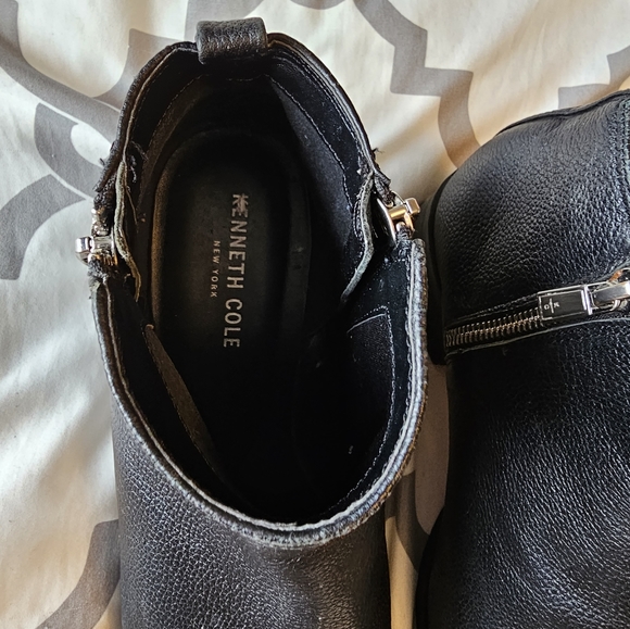 Kenneth Cole New York Levon Leather Ankle Bootie sz 9 - Picture 3 of 5
